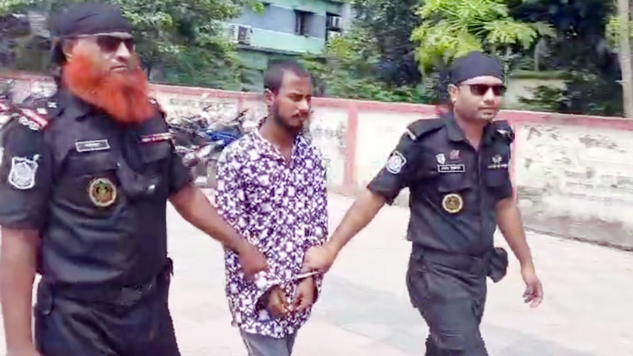 নারায়ণগঞ্জে ৪ জন নিহতের ঘটনায় ঘাতক ট্রাকচালক গ্রেপ্তার