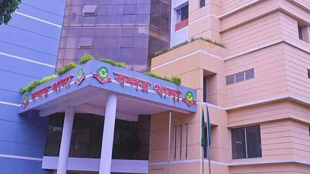 চট্টগ্রামে পুলিশের ওপর হামলার ঘটনায় মামলা