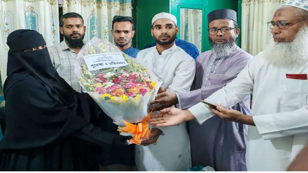 জাতীয় পর্যায়ে কোরআন প্রতিযোগিতায় প্রথম বাউফলের বুশরা