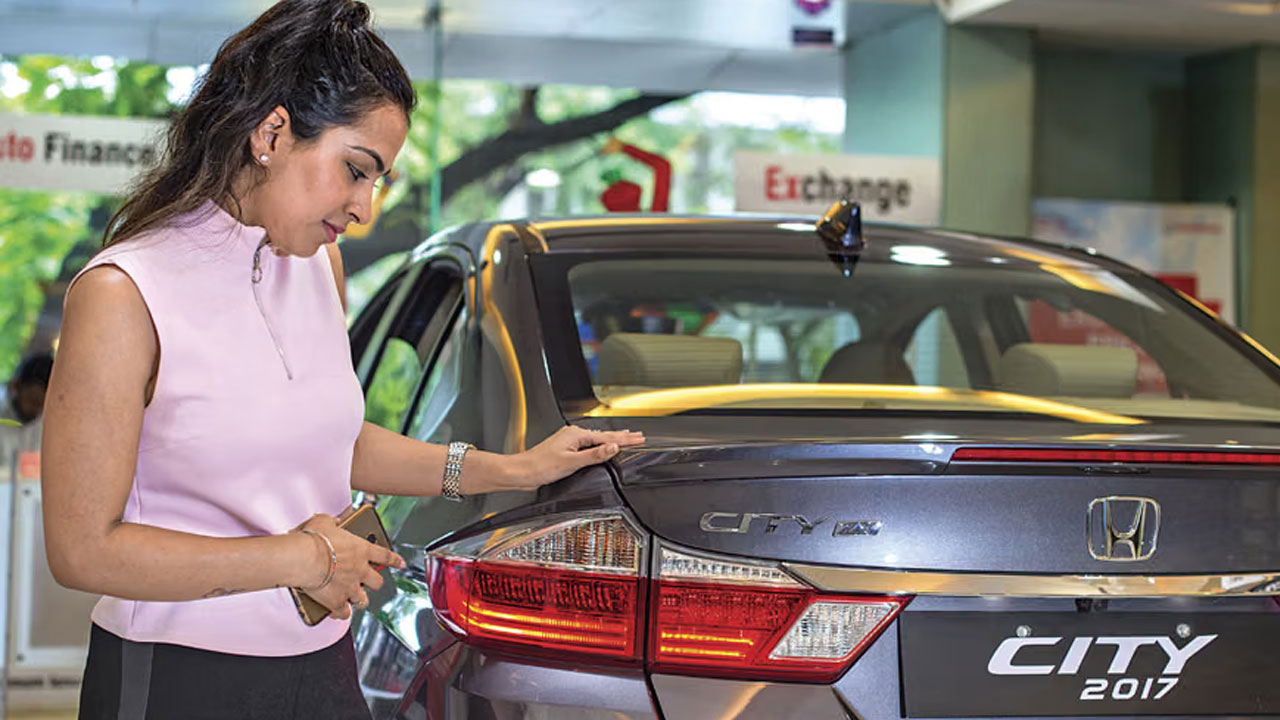 পুরোনো গাড়ি কিনবেন? তাহলে এই ১০ কৌশল জানতেই হবে