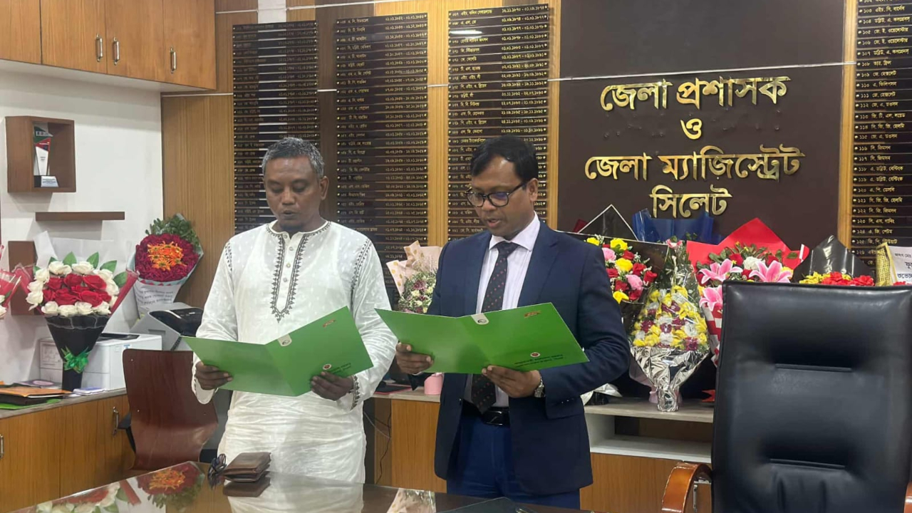 ৪ বছর পর শপথ নিলেন ইউপি চেয়ারম্যান