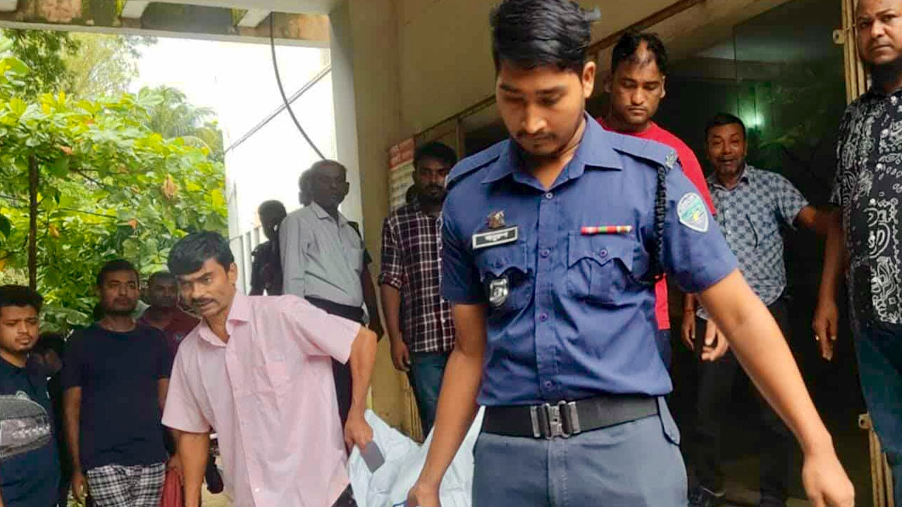 চকরিয়ায় থানায় যুবকের ঝুলন্ত মরদেহ, তিন পুলিশ সদস্য প্রত্যাহার