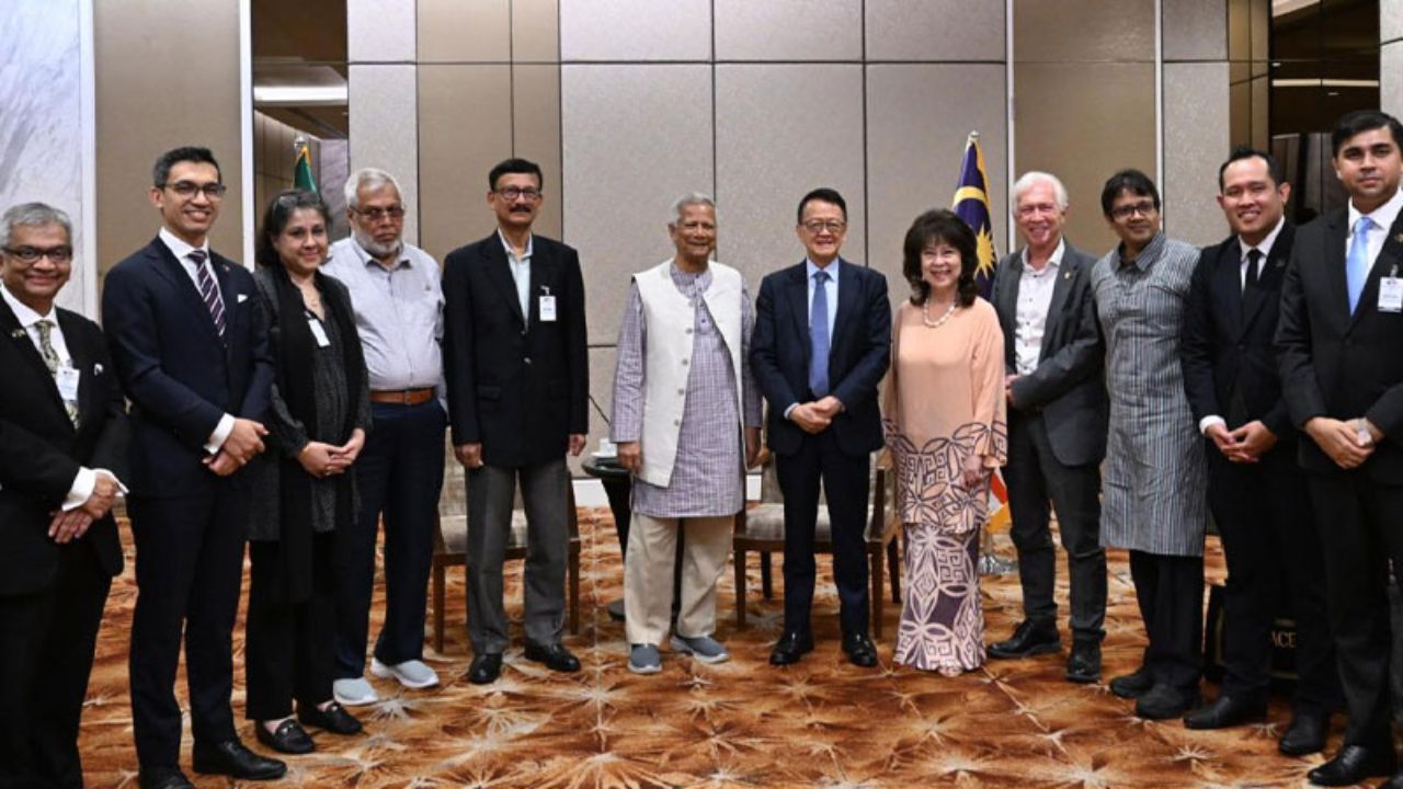 মালয়েশিয়ার শীর্ষ শিল্পপতিদের সঙ্গে প্রধান উপদেষ্টার বৈঠক