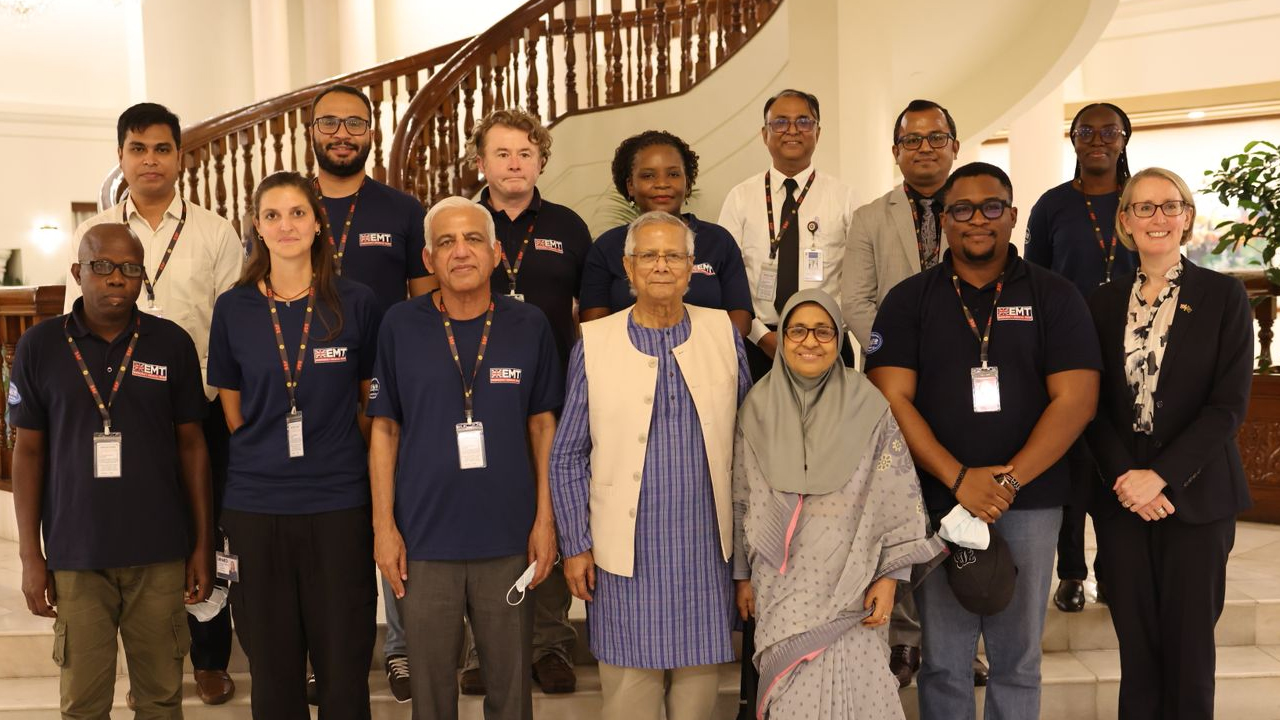 ব্রিটিশ চিকিৎসক দলের সহায়তায় কৃতজ্ঞতা প্রকাশ প্রধান উপদেষ্টার