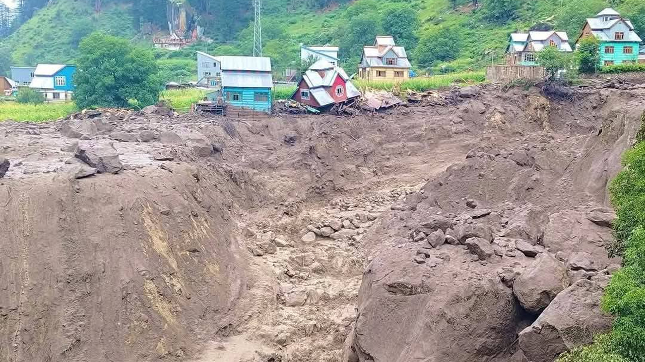 ভারতে ভয়াবহ মেঘ বিস্ফোরণে নিহত বেড়ে ৩৪