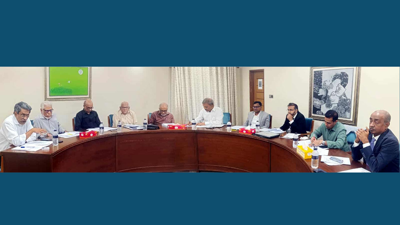 আইন উপদেষ্টা, অ্যাটর্নি জেনারেলসহ বিশেষজ্ঞদের সাথে সভা করলো ঐকমত্য কমিশন