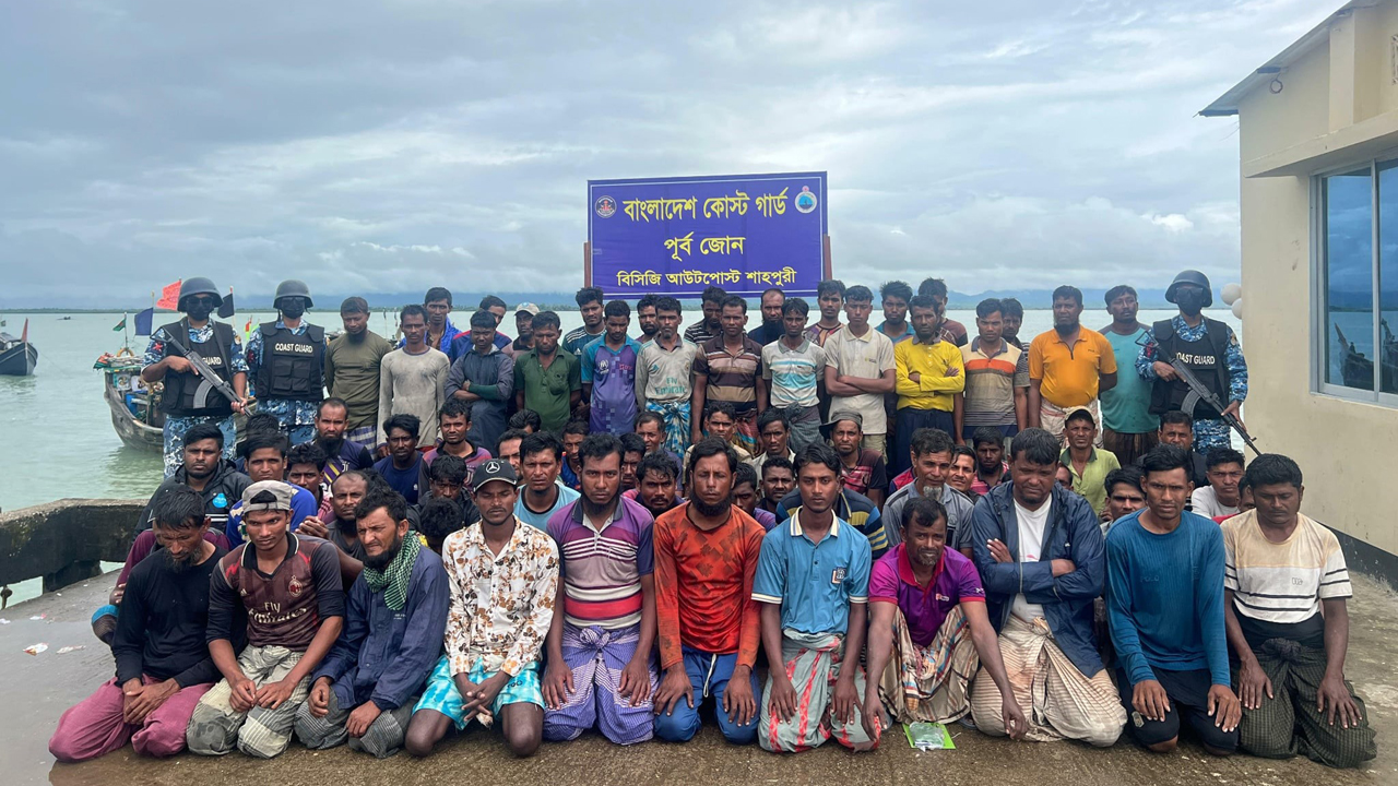 মিয়ানমারের জলসীমায় প্রবেশ, ১২২ জেলে আটক