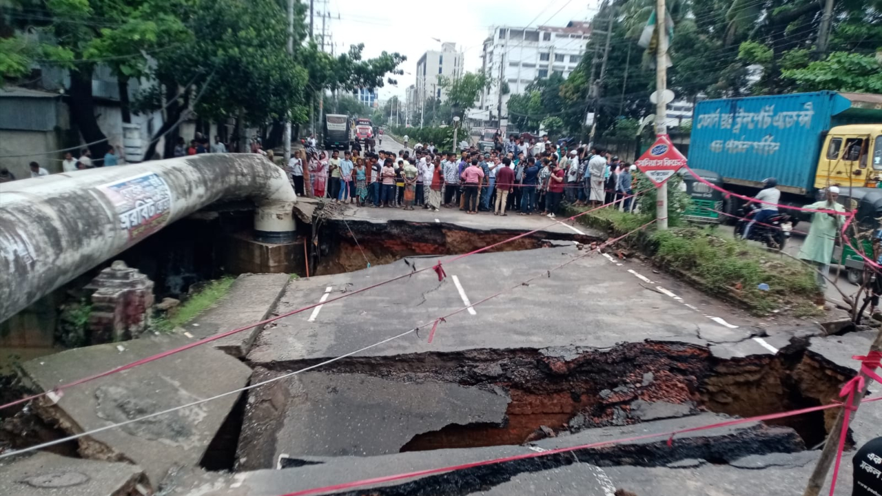 অক্সিজেনের ভাঙা সেতু পুনর্নির্মাণ করবে চসিক : মেয়র