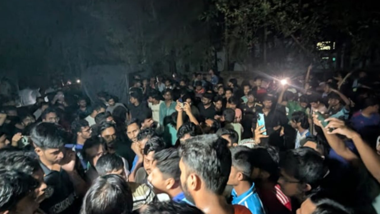 চবিতে সংঘর্ষের ঘটনায় সব পরীক্ষা স্থগিত