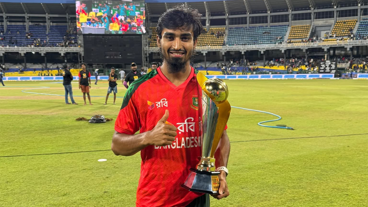 ডাকসুর ভোটার তালিকায় তানজিম সাকিব