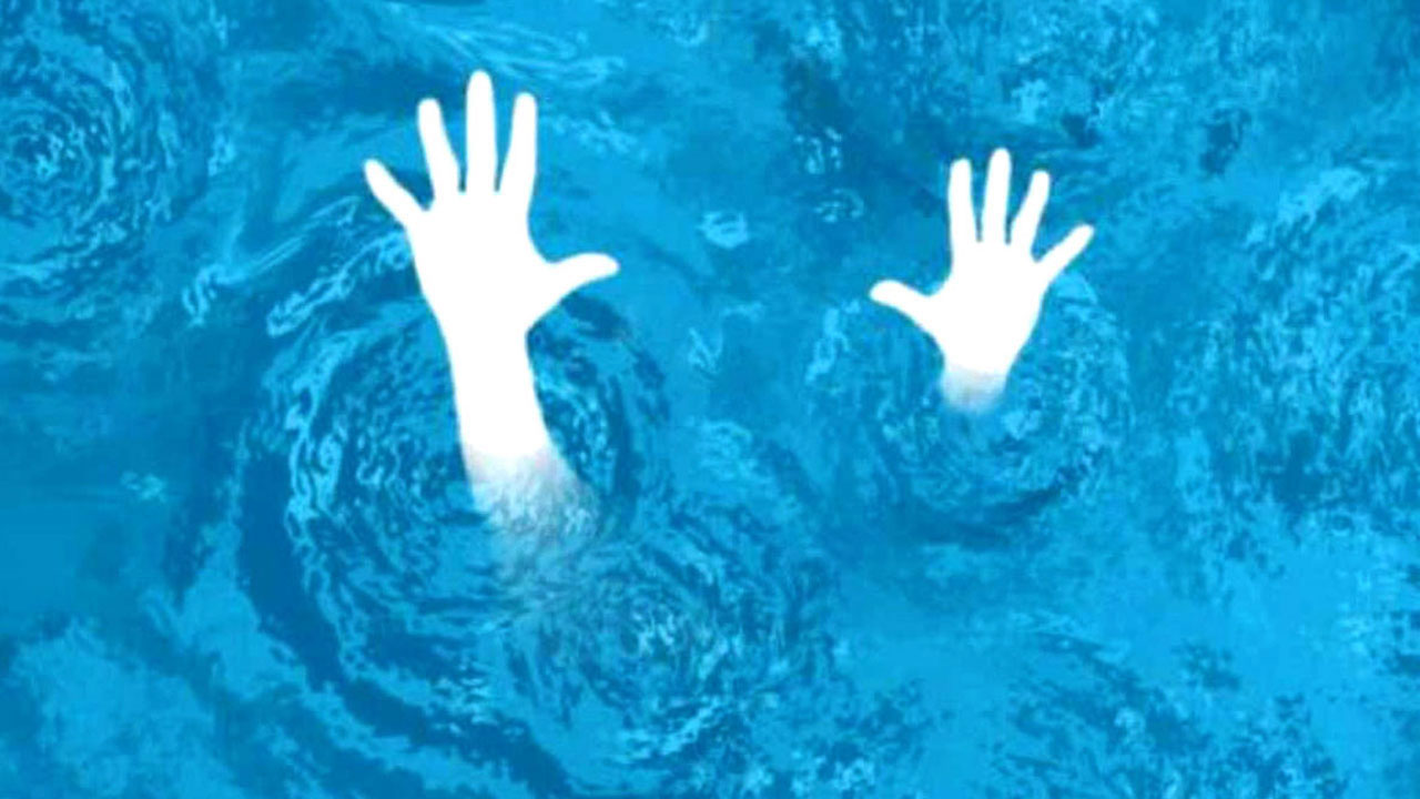 সাতকানিয়ায় পুকুরে ডুবে চবি ছাত্রীসহ দুজনের মৃত্যু