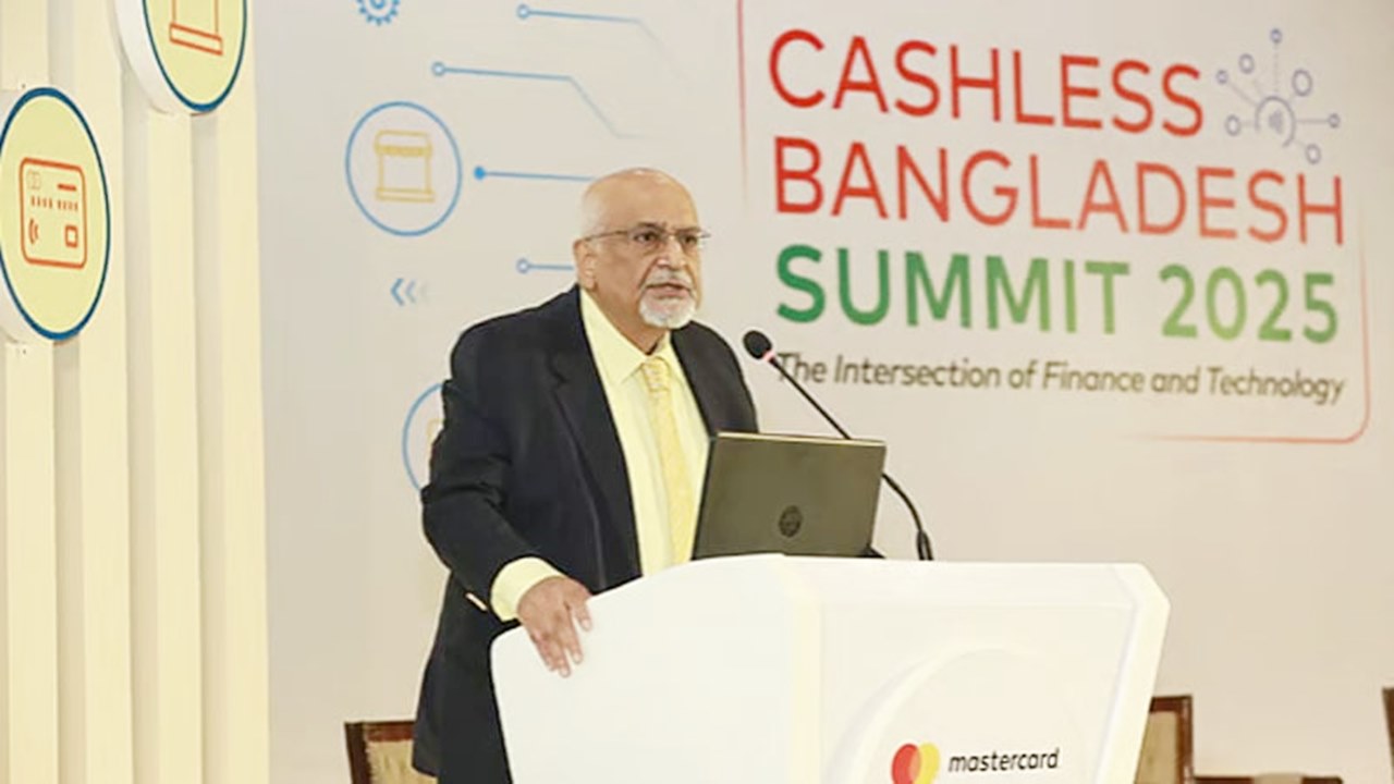 ক্যাশলেস ইকোনমি যেন ইনকামলেস ইকোনমিতে পরিণত না হয় : দেবপ্রিয় ভট্টাচার্য