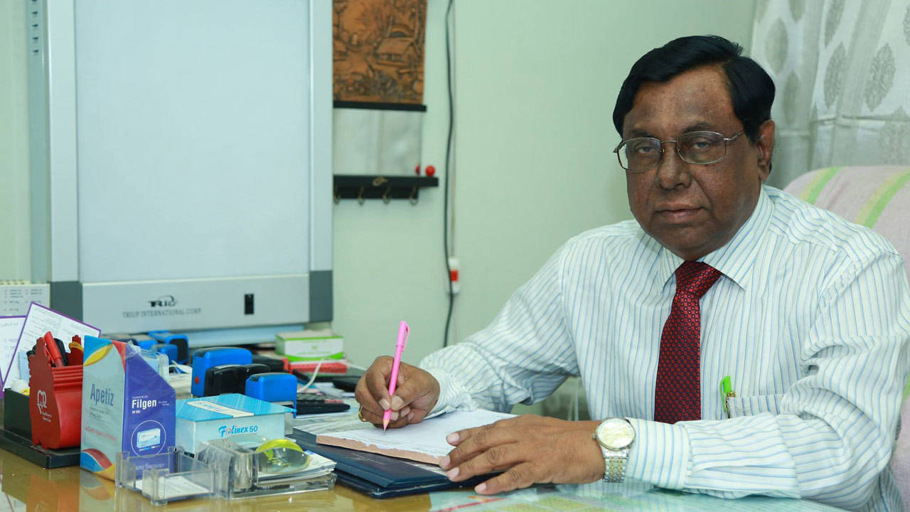 উপদেষ্টা হতে ২০০ কোটি টাকা দেওয়া সেই চিকিৎসকের বিরুদ্ধে দুদকের অভিযান