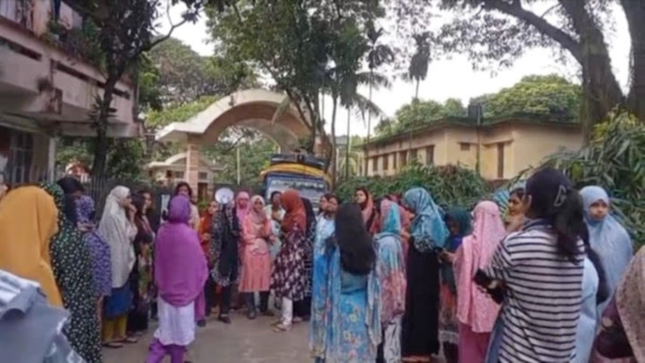 প্রকাশ্য, গুপ্ত ও সুপ্ত— কোনো রাজনীতিই চান না রোকেয়া হলের ছাত্রীরা