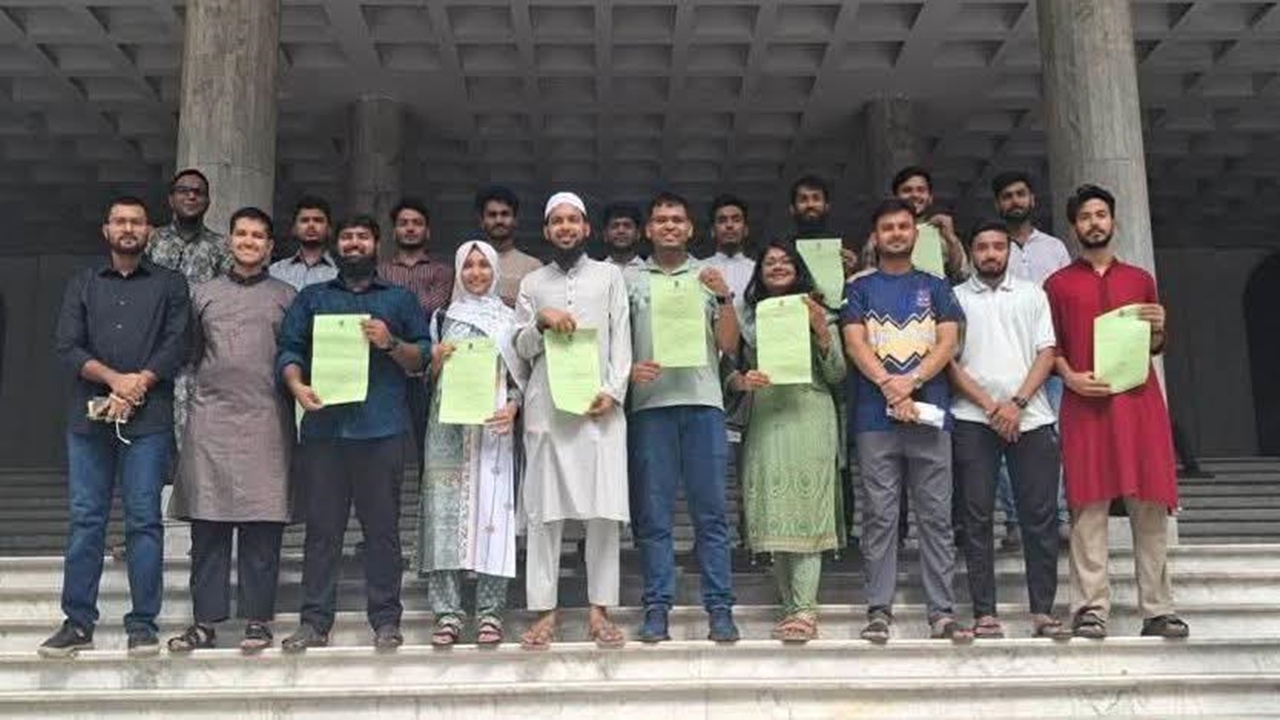 ডাকসুতে মাহিন সরকার ও খালিদের নেতৃত্ব ‘ডিইউ ফার্স্ট’ প্যানেল ঘোষণা