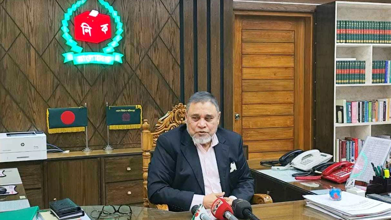 ১৪ দিনের সফরে কানাডা যাচ্ছেন সিইসি