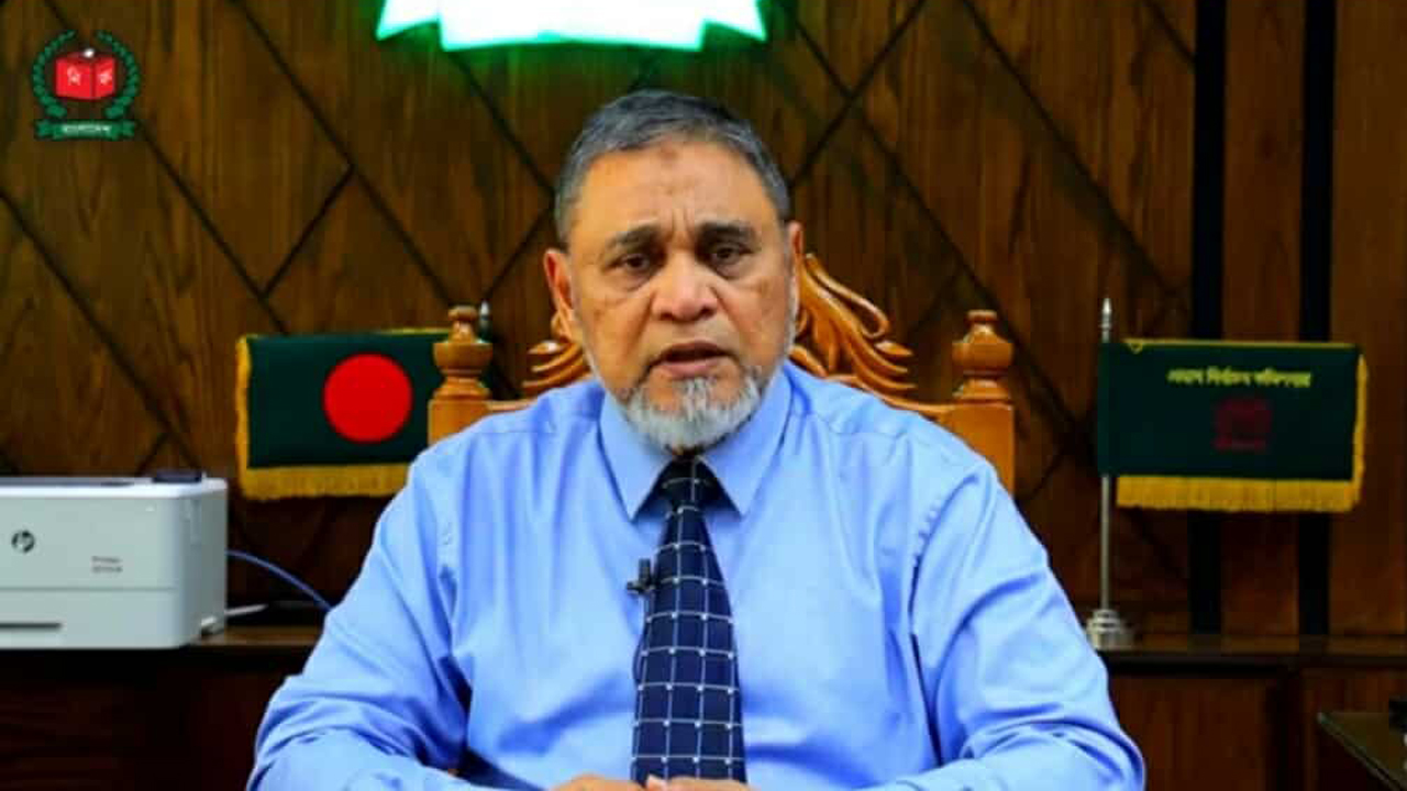 পেশাদারিত্বের সঙ্গে নিরপেক্ষভাবে কাজ করার চেষ্টা করছি : সিইসি