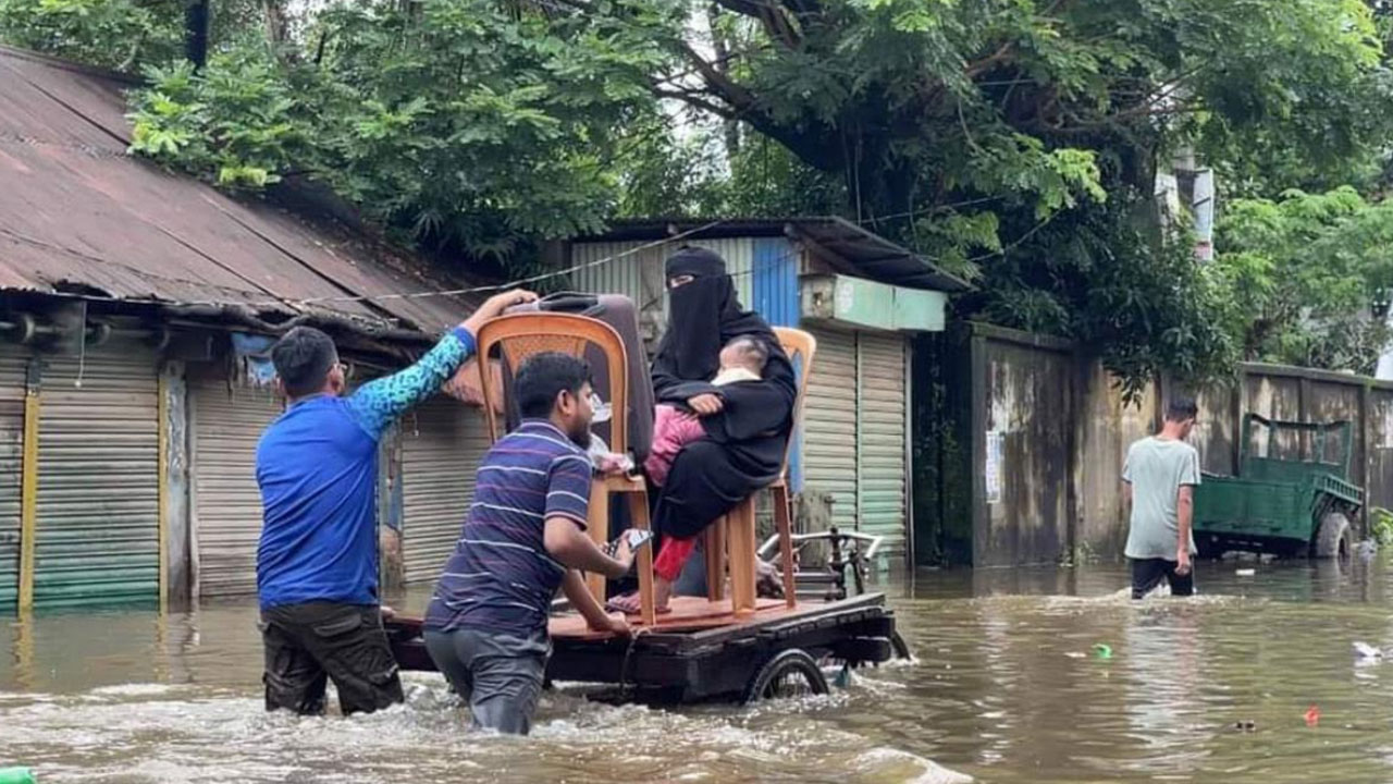 ভয়াবহ বন্যার এক বছর, এখনো দুঃস্বপ্ন দেখেন ফেনীর জনপদের মানুষ