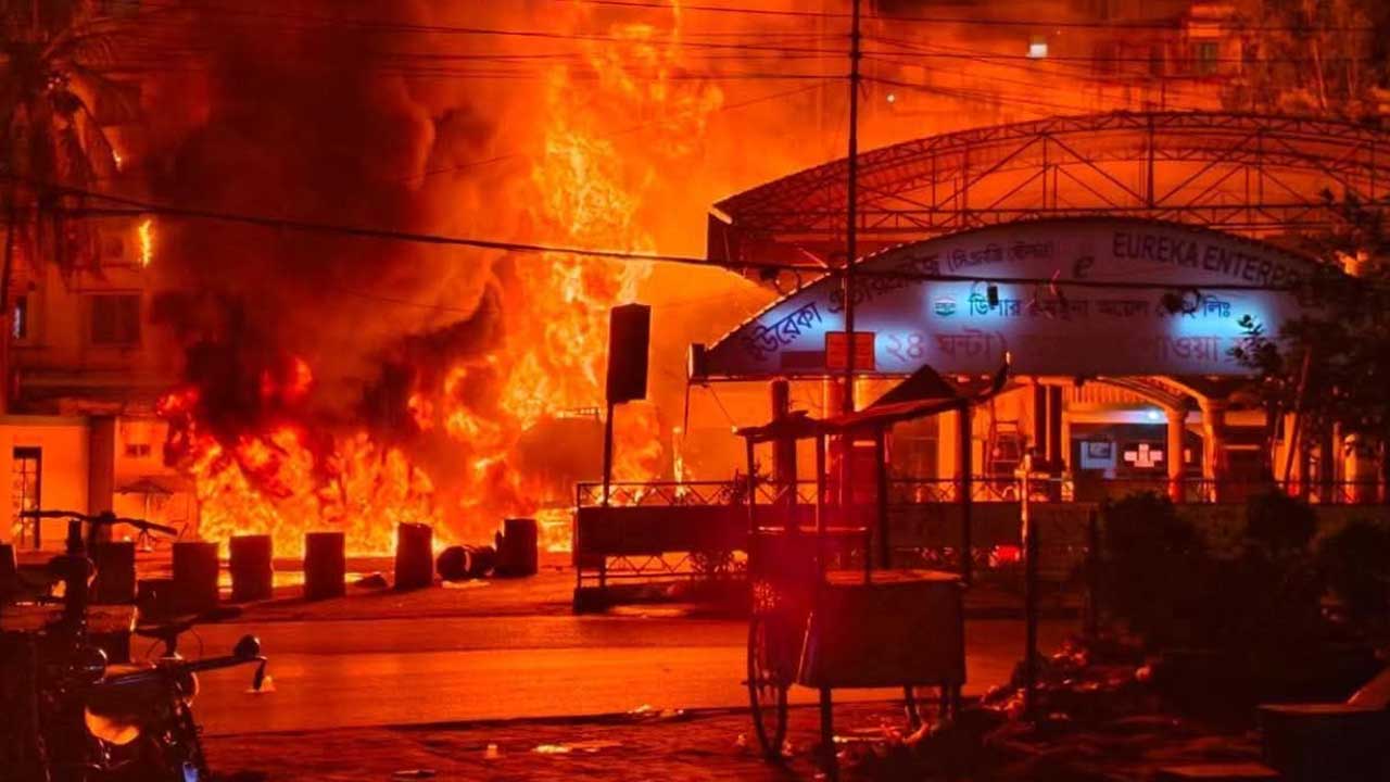 মহাখালীতে পেট্রোল পাম্পে আগুন : দগ্ধ একজন জাতীয় বার্নে