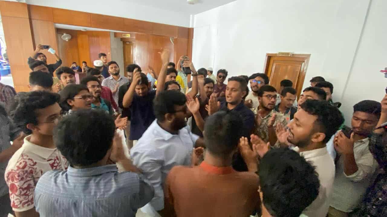 মনোনয়ন ফরম সংগ্রহের আগেই ছাত্রদল নেতা হামিমের আচরণবিধি লঙ্ঘন