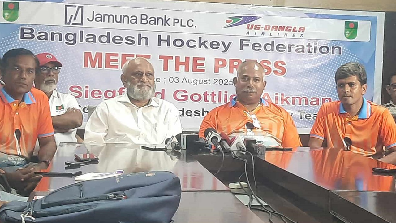 বিশ্বকাপে ফ্রান্স-অস্ট্রেলিয়াকে লড়াকু বাংলাদেশ দেখাতে চান ডাচ কোচ