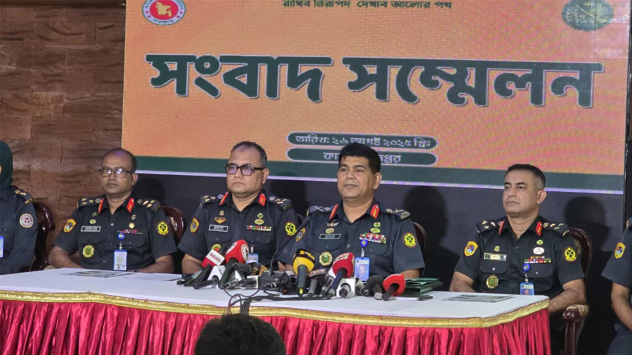 গত এক বছরে কেন্দ্রীয় কারাগার থেকে ৮০ লাখ টাকা জব্দ : আইজি প্রিজন