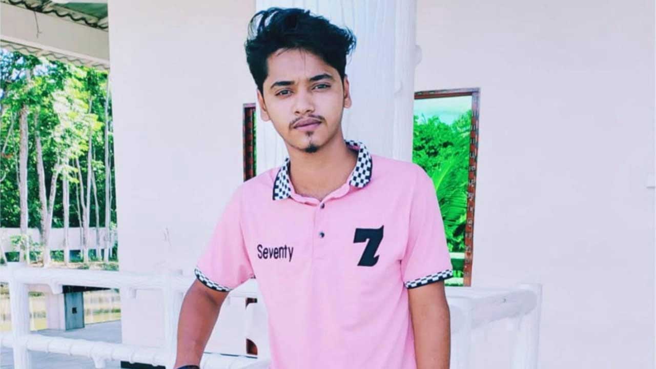 সন্তানকে ‘জুলাই শহীদ’ বানিয়ে বাবা ব্যস্ত সরকারি সুযোগ সুবিধা গ্রহণে