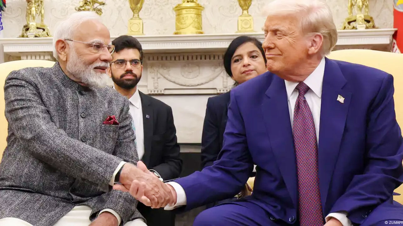 ট্রাম্পের শুল্ক-ধাক্কার পর কোন পথে হাঁটবে ভারতের কূটনীতি?