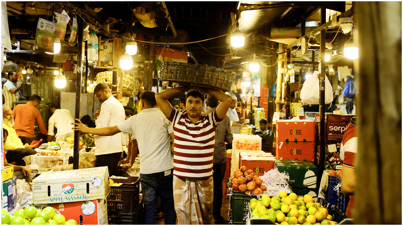 চাপে ভারতের অর্থনীতি, বাণিজ্য ঘাটতির রেকর্ড