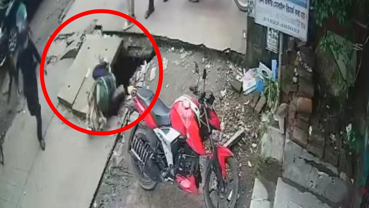 চট্টগ্রামে এবার ফুটপাতের স্ল্যাব উল্টে নারী আহত