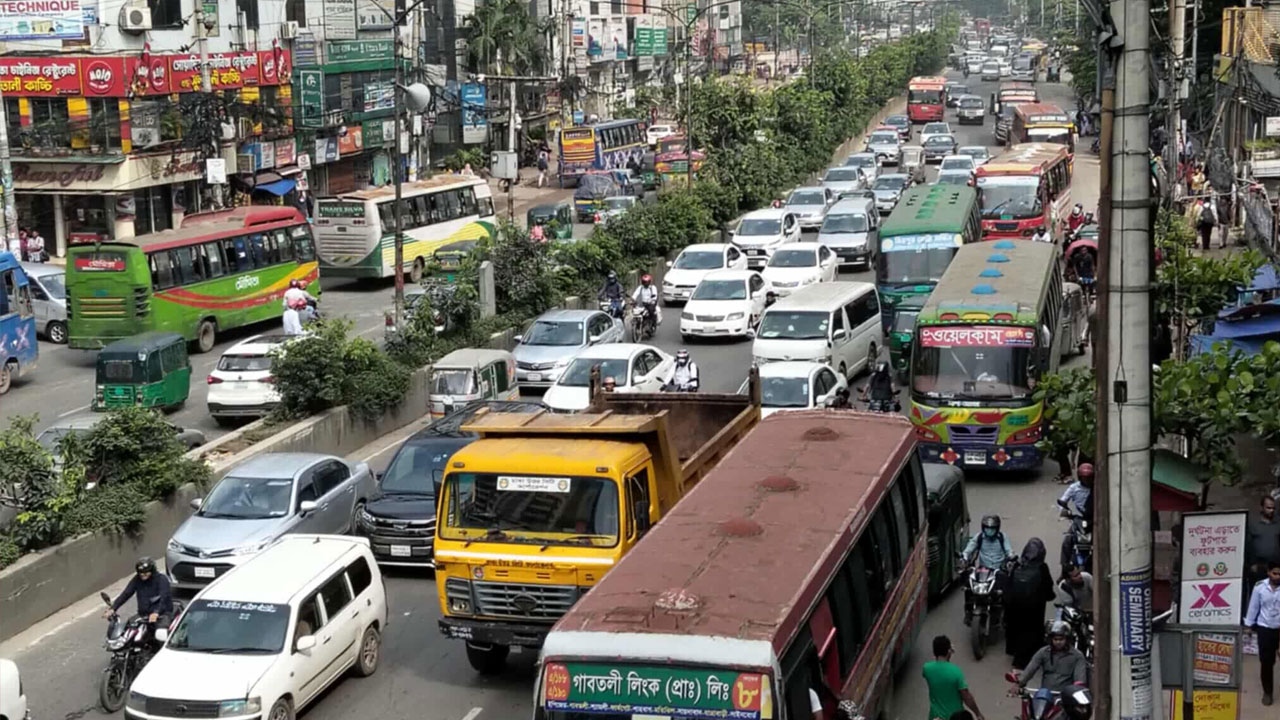 রাজনৈতিক কর্মসূচি ঘিরে রাজধানীজুড়ে যানজট