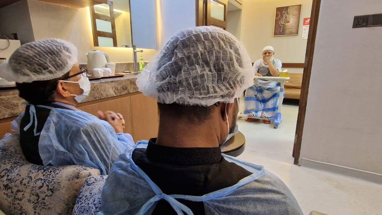 হাসপাতালে গিয়ে জামায়াত আমিরের স্বাস্থ্যের খোঁজ নিলেন নিরাপত্তা উপদেষ্টা