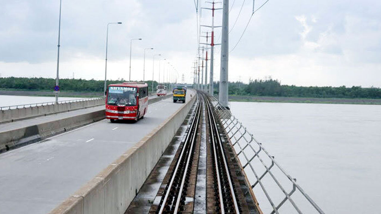 সরছে রেললাইন, প্রশস্ত হচ্ছে যমুনা সেতু