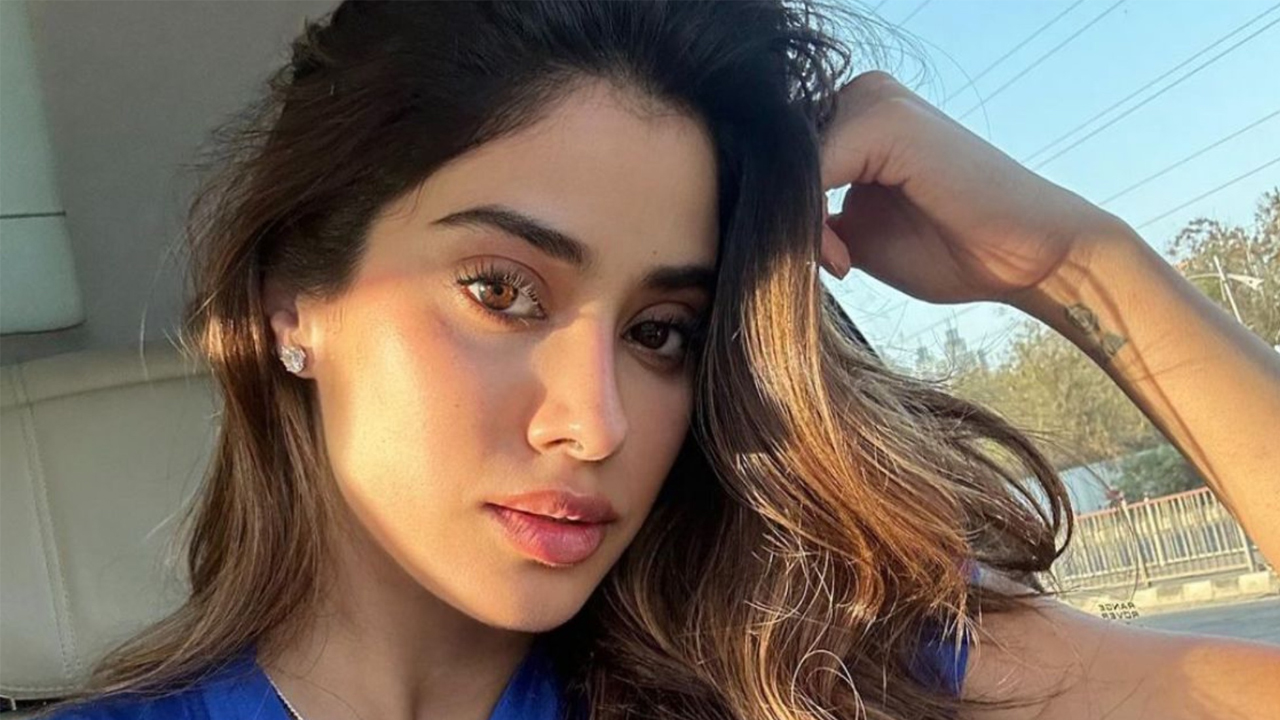 ৩০ লাখ কুকুর হত্যার সিদ্ধান্ত, ক্ষুব্ধ জাহ্নবী কাপুর