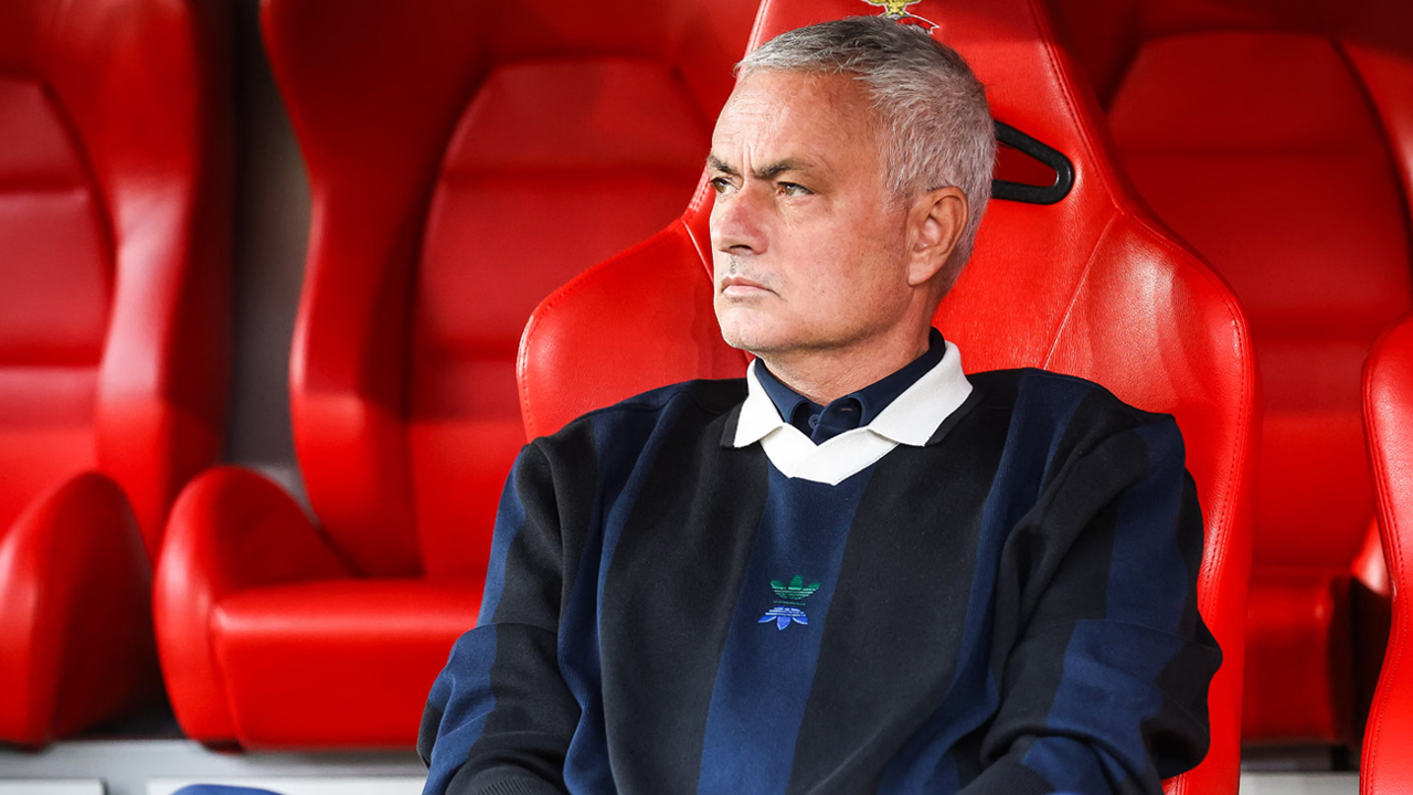 আবারও চাকরি হারালেন মরিনিয়ো