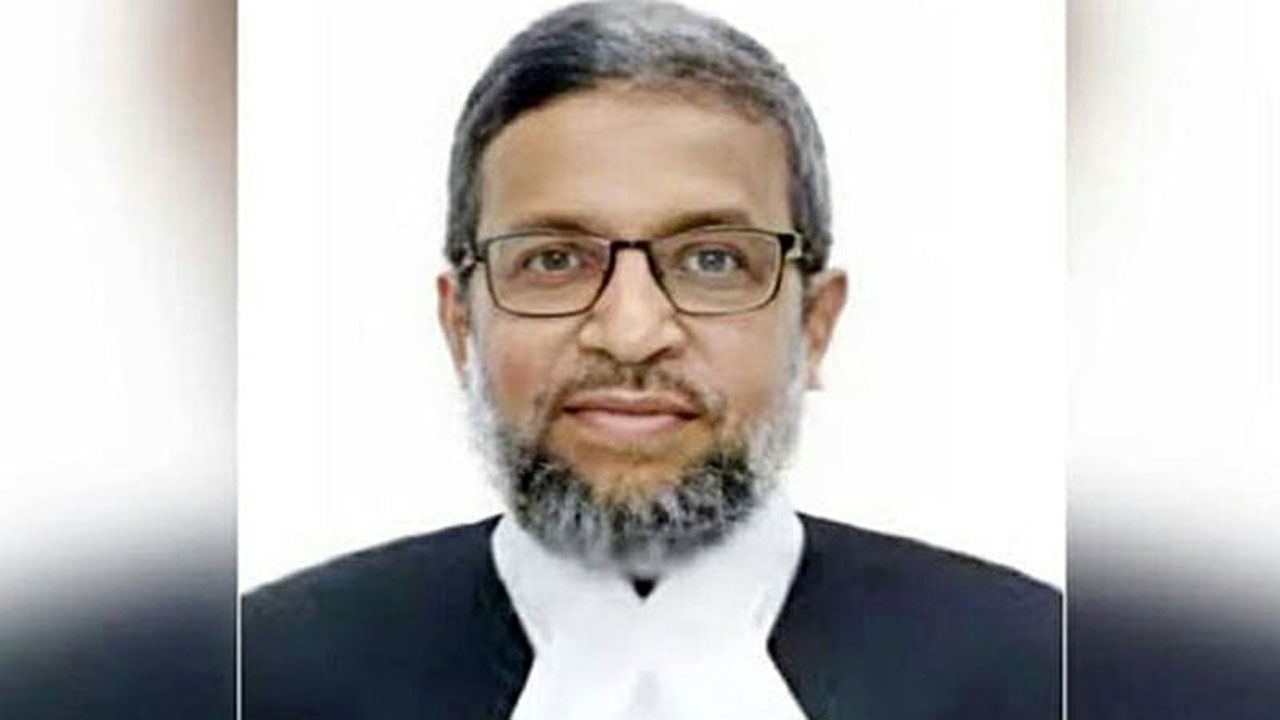 খালেদা জিয়াকে সাজা দেওয়া বিচারপতি আক্তারুজ্জামানের পদত্যাগ