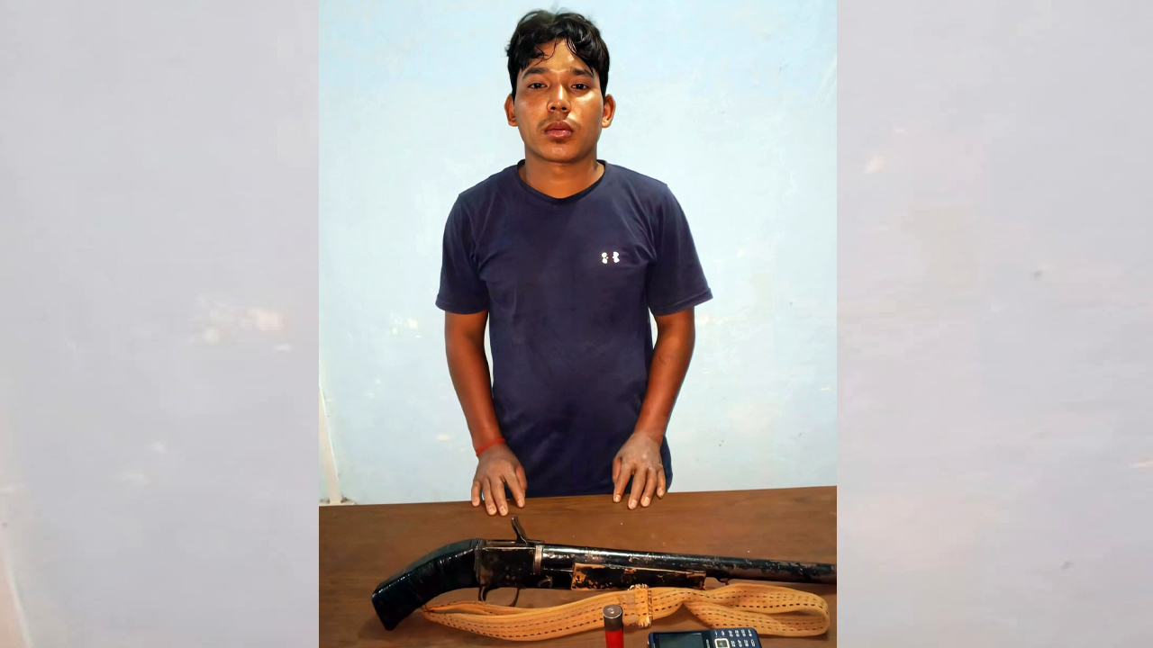 খাগড়াছড়িতে অস্ত্রসহ ইউপিডিএফ সদস্য গ্রেপ্তার