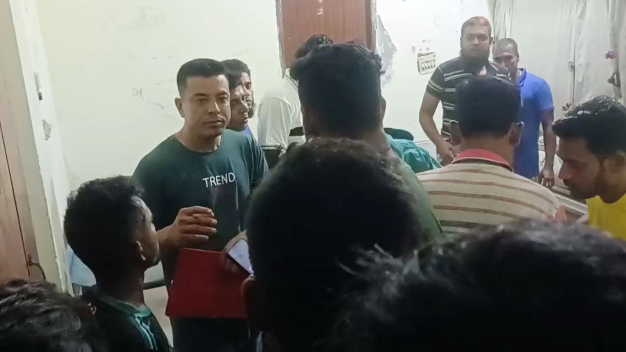 খুলনায় চরমপন্থি নেতাকে গুলি করে হত্যা
