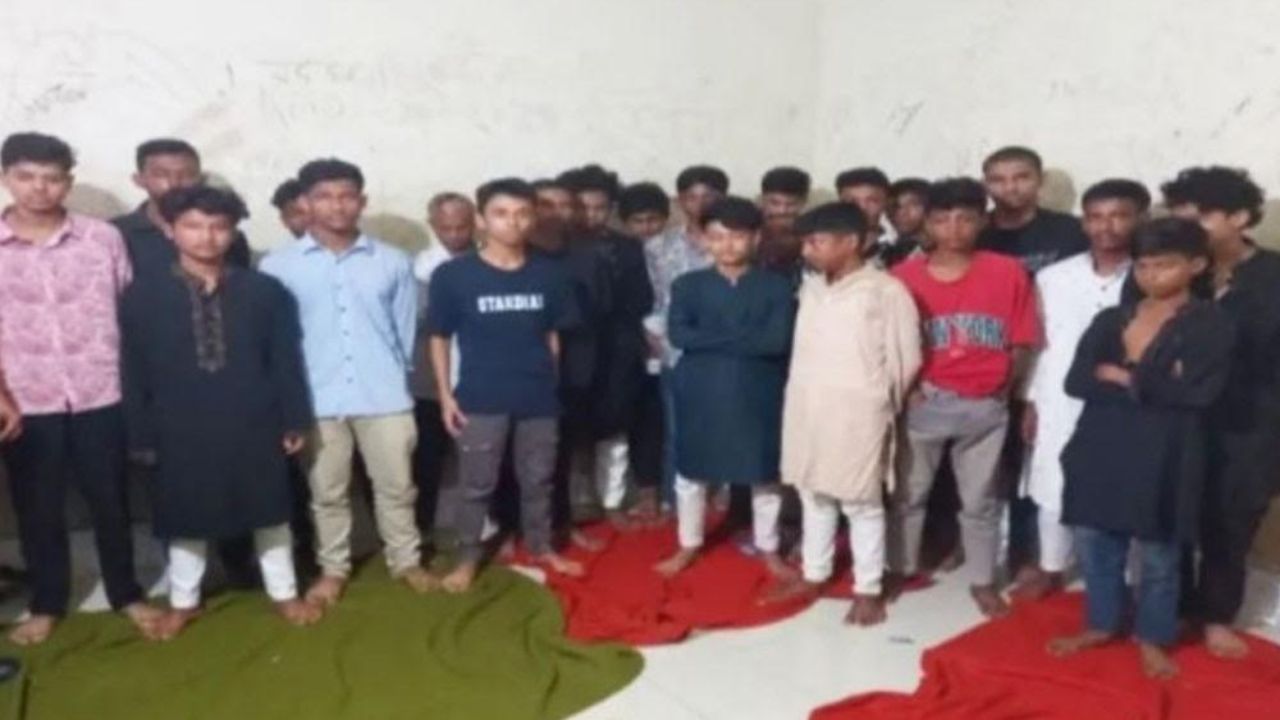 কুমিল্লায় দুই কিশোর গ্যাং গ্রুপের ২৭ সদস্য আটক