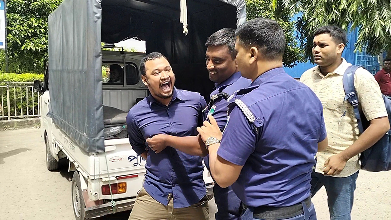 কুষ্টিয়া আদালতে আসামির ‘জয় বাংলা’ স্লোগান