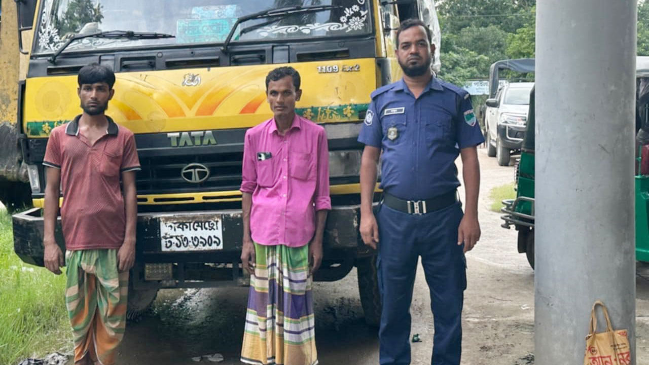 কুষ্টিয়ায় ৩০০ বস্তা সরকারি চাল জব্দ, আটক ২