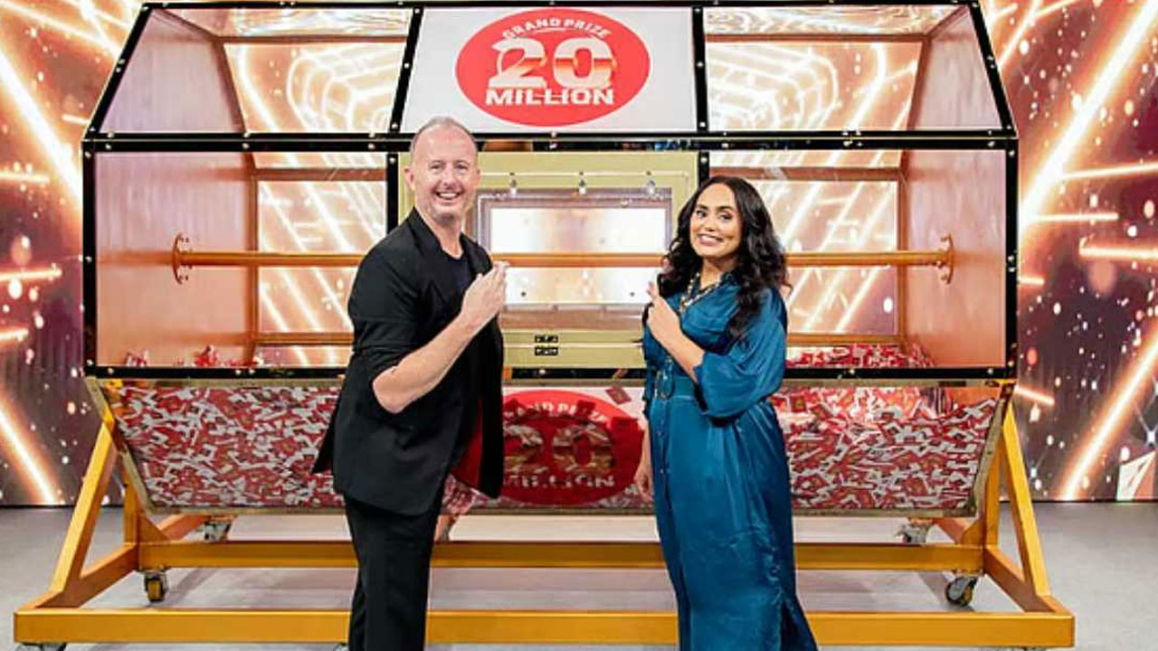 আমিরাতে লটারিতে ৬৬ কোটি জিতলেন এক বাংলাদেশি, আরেকজন পেলেন রেঞ্জ রোভার