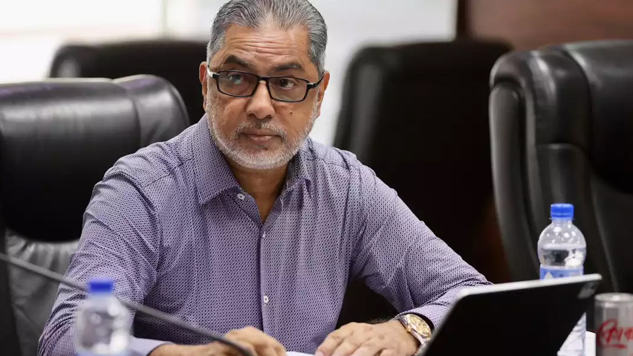 বিসিবির নির্বাচন থেকে সরে দাঁড়াচ্ছেন মাহবুব আনাম