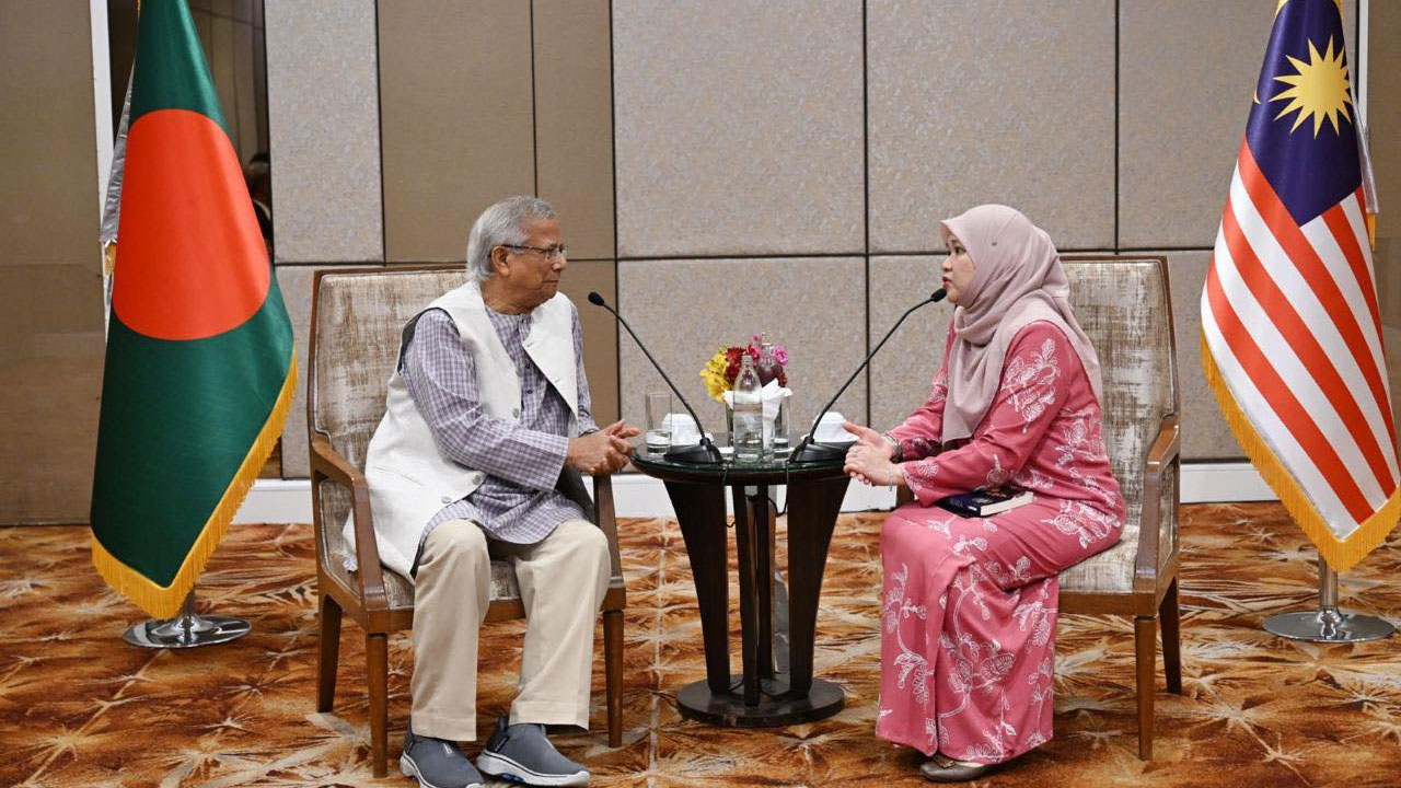 প্রধান উপদেষ্টার সঙ্গে মালয়েশিয়ার শিক্ষামন্ত্রীর সৌজন্য সাক্ষাৎ