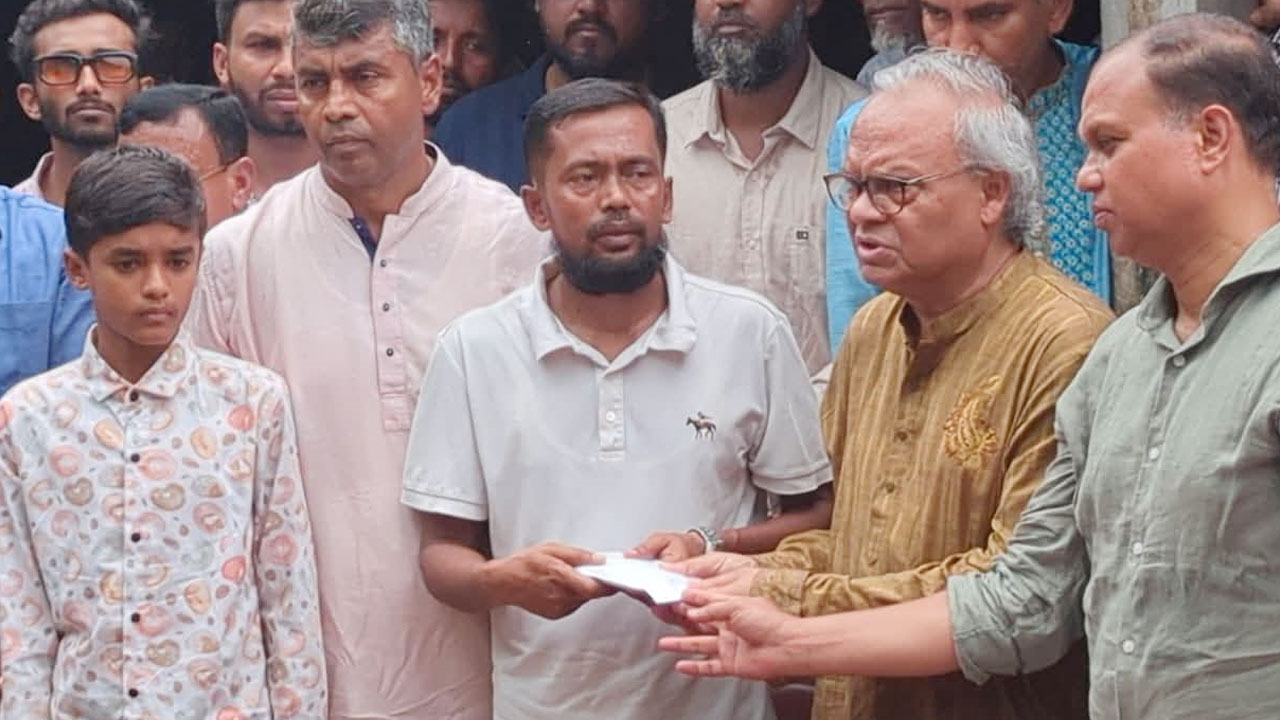 নিহত মাসুমার ছেলের পড়াশোনার দায়িত্ব নিলেন তারেক রহমান