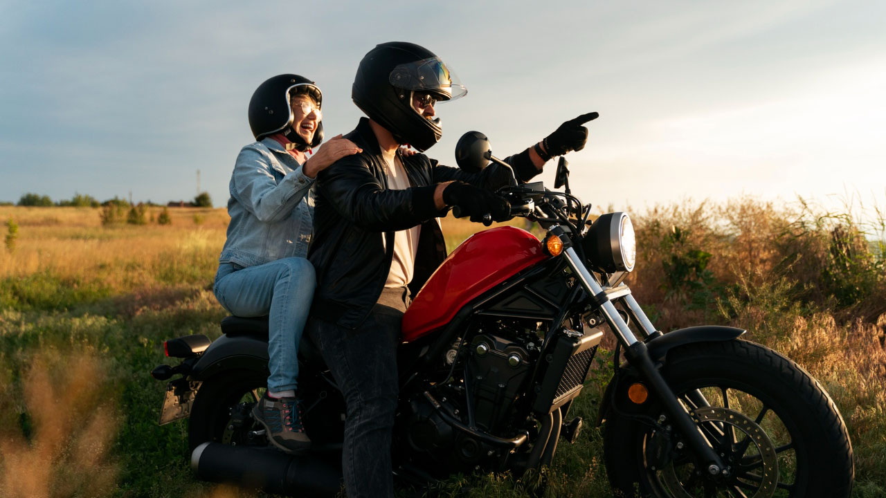 মোটরসাইকেল চালানোর ১০ পরামর্শ : নিরাপদ থাকতে যা করতেই হবে!