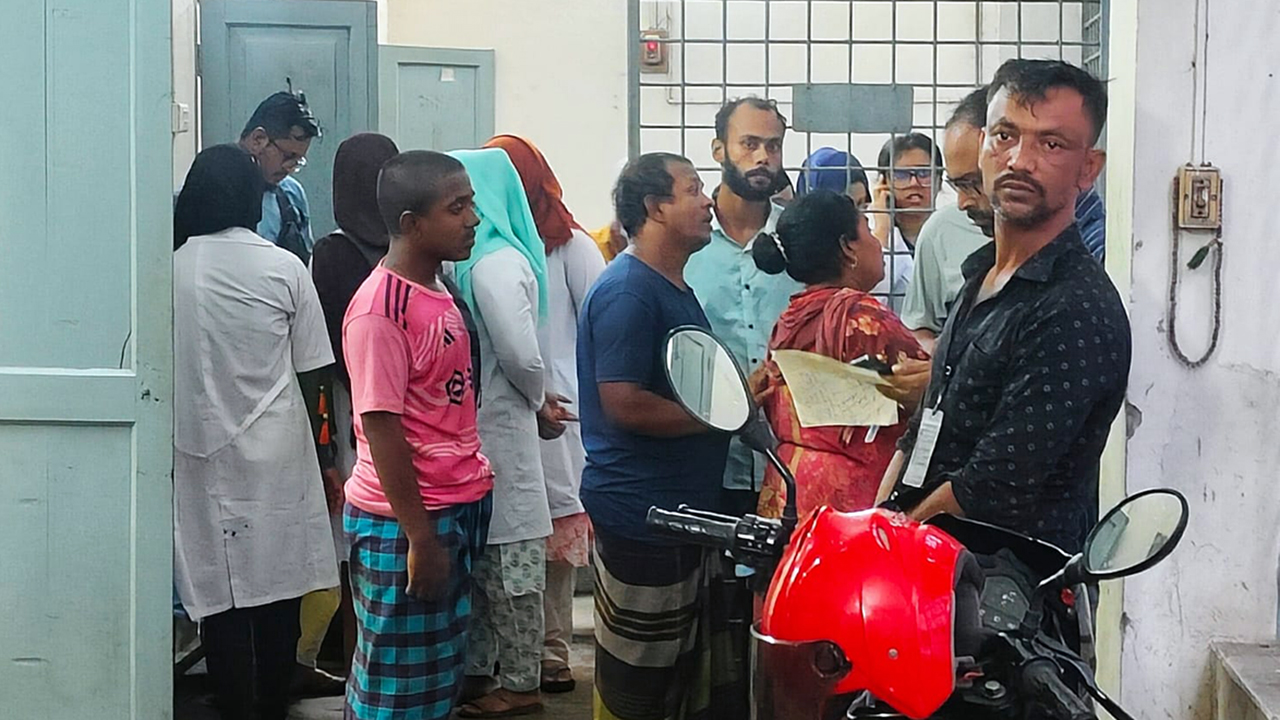 ময়মনসিংহ মেডিকেলে ছাত্রীর রহস্যজনক মৃত্যু