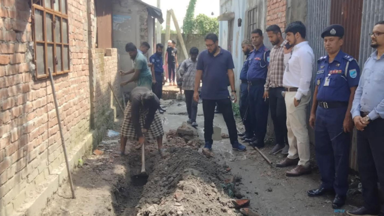 আড়াইহাজারে বাসাবাড়ি থেকে ৫৭০টি চুলার অবৈধ গ্যাস সংযোগ বিচ্ছিন্ন