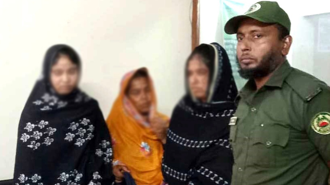 নাটোরে ব্যাংকের ভেতর থেকে গ্রাহকের টাকা চুরি