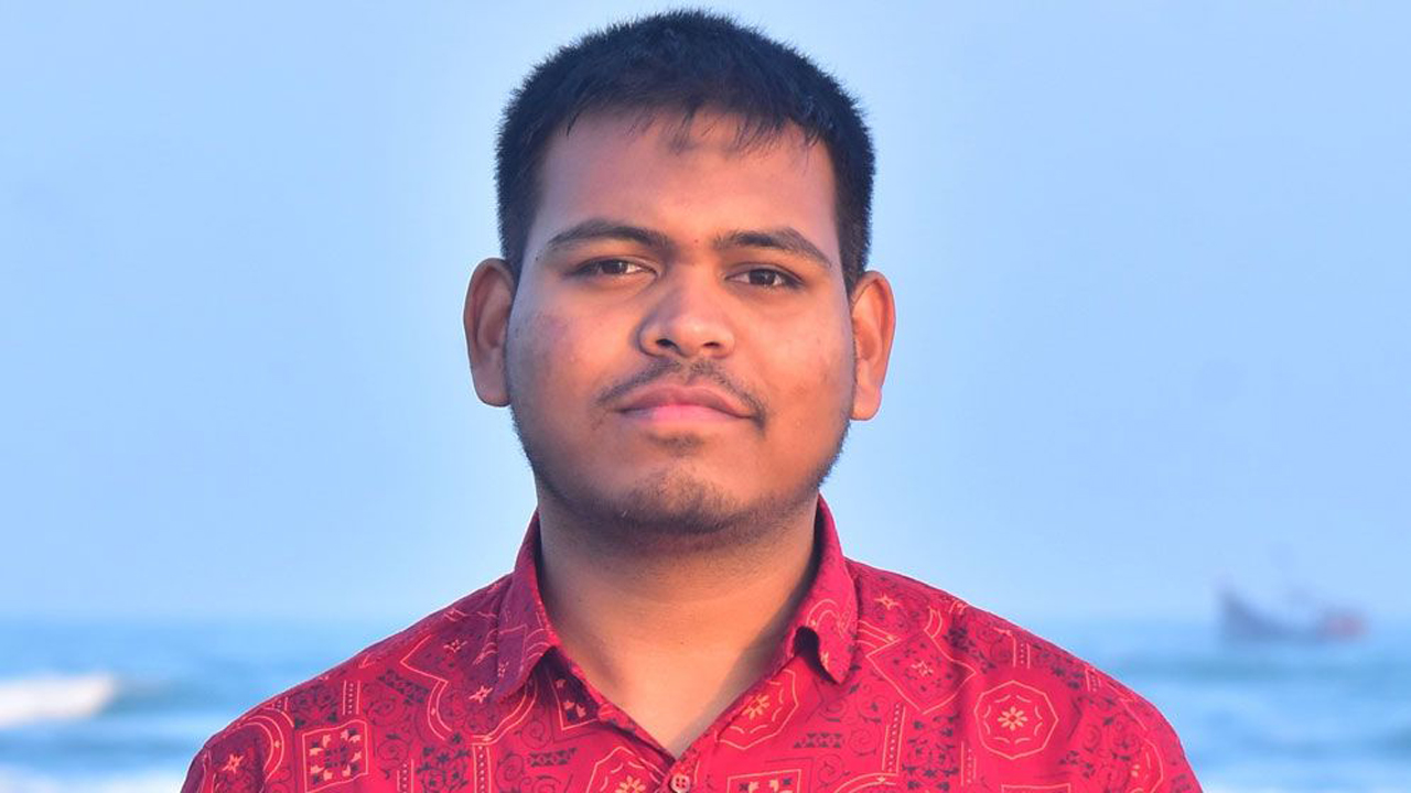 মাহিন সরকারকে এনসিপি থেকে বহিষ্কার